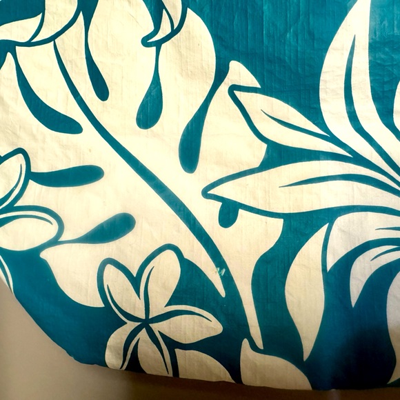 Aloha Collection Day Tripper Bag - Picture 6 of 13